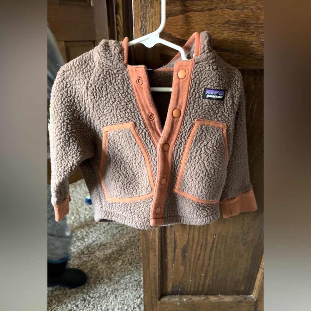 12-18 month Patagonia Kids Sherpa Jacket in Brown with Rust Trim